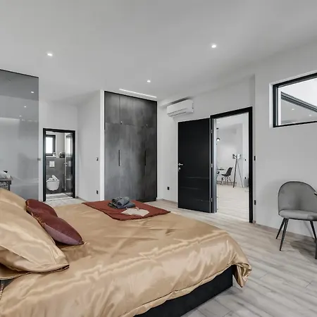 Guest house Luxury Black Pearl With Jacuzzi *