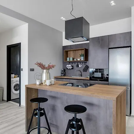 Luxury Black Pearl With Jacuzzi Guest house Makarska