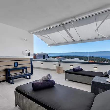 Guest house Luxury Black Pearl With Jacuzzi Makarska